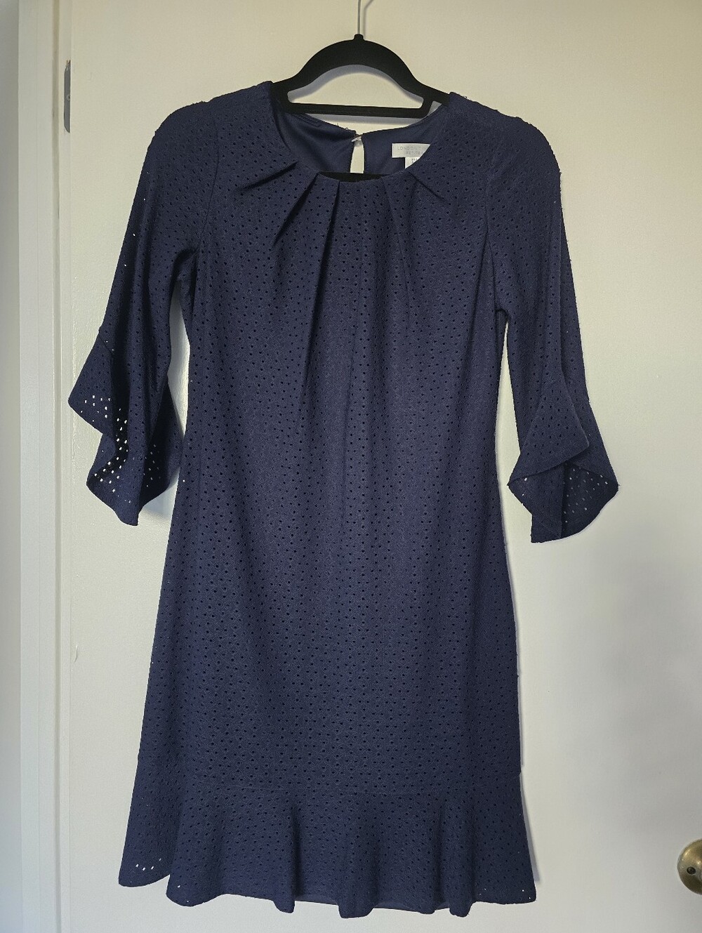 London Times Navy Eyelet Shift Dress with Fluted Sleeves Size 4P NWOT